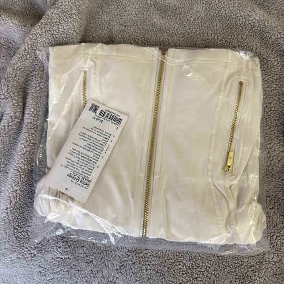 Define Cropped Jacket Nulu Light Ivory and Gold Lululemon - Picture 3 of 4